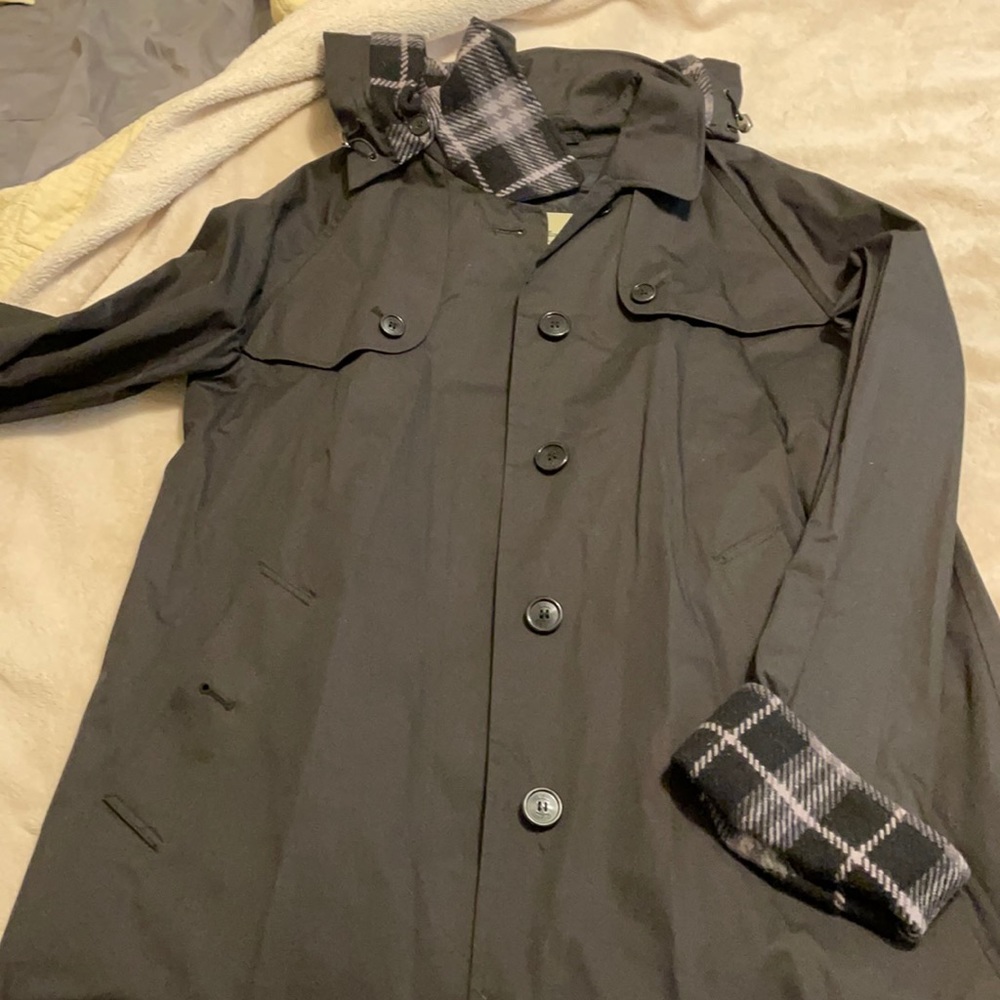 Burberry rain coat with detachable hood